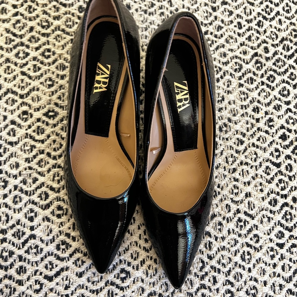 Zara Shoes worn only once. brand new